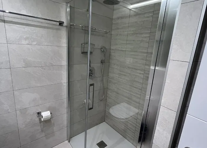 Service Lazaro - Aguamarina 65 Кальпе